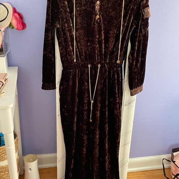 Dress - Picture 1 of 2